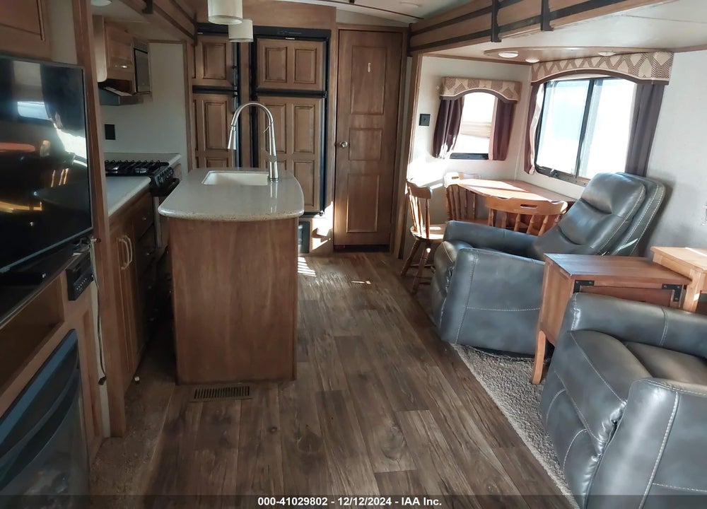 2018 KEYSTONE RV LAREDO TRAVEL TRAILER VIN: 4YDT33524JV600103