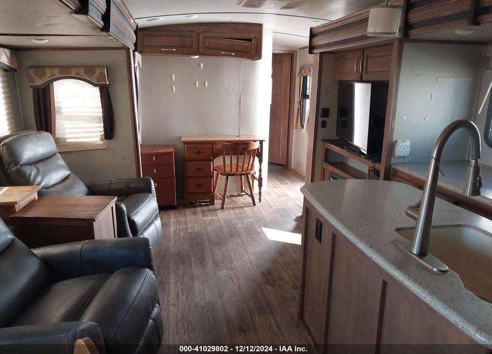 2018 KEYSTONE RV LAREDO TRAVEL TRAILER VIN: 4YDT33524JV600103
