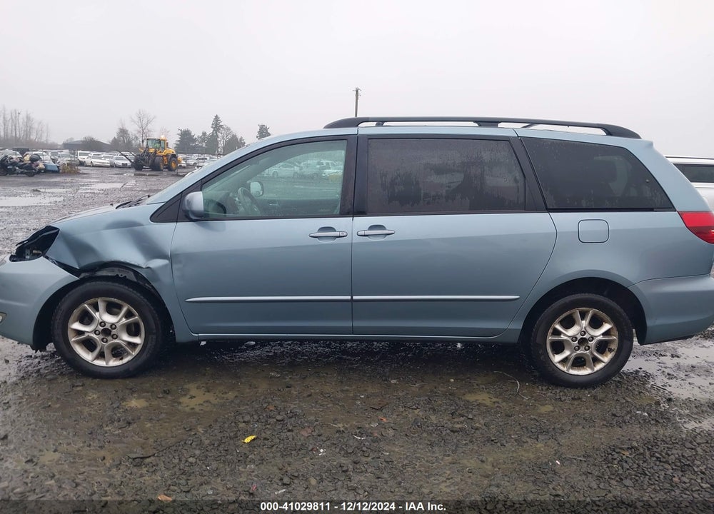 2005 TOYOTA SIENNA XLE VIN: 5TDBA22CX5S031298