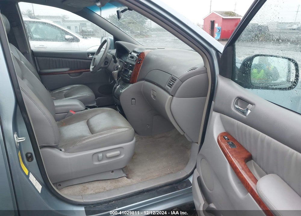 2005 TOYOTA SIENNA XLE VIN: 5TDBA22CX5S031298