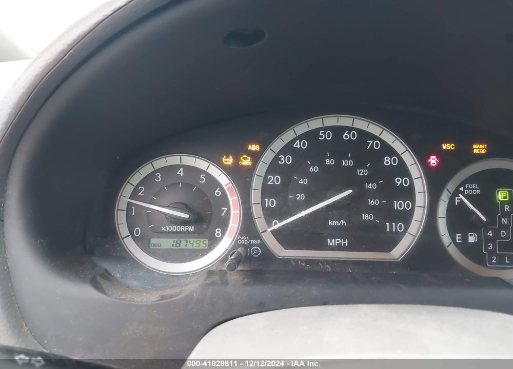 2005 TOYOTA SIENNA XLE VIN: 5TDBA22CX5S031298