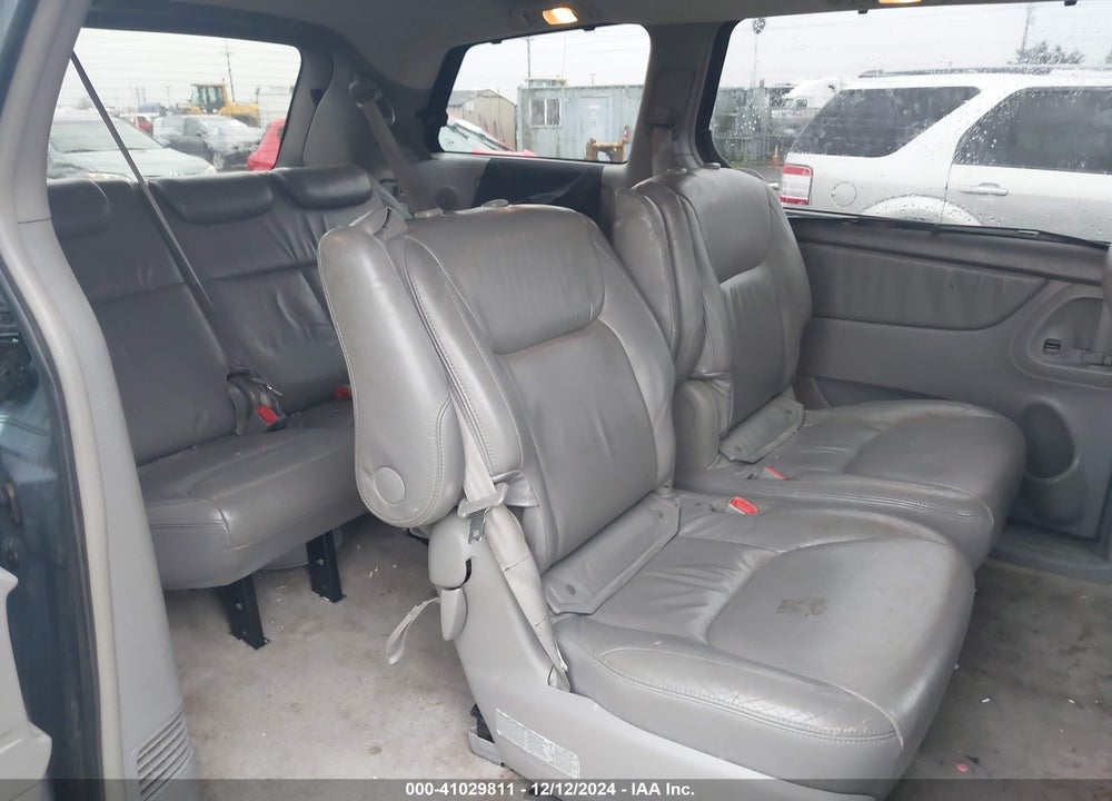 2005 TOYOTA SIENNA XLE VIN: 5TDBA22CX5S031298
