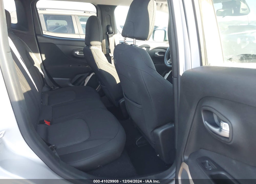 2017 JEEP RENEGADE LATITUDE FWD VIN: ZACCJABBXHPG17832