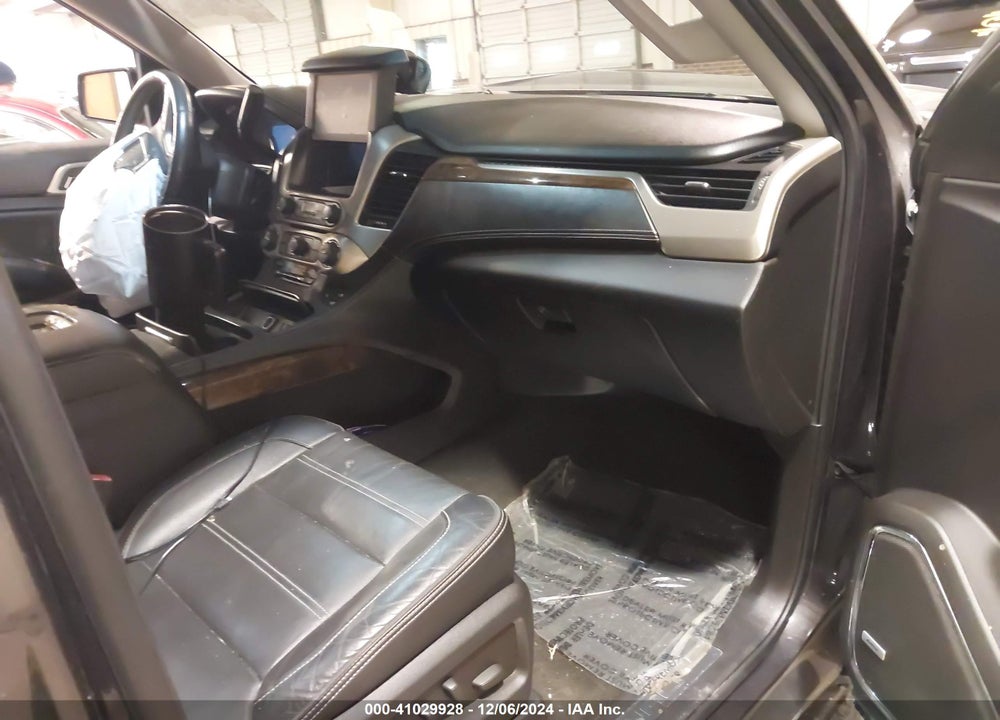 2016 GMC YUKON DENALI VIN: 1GKS1CKJ1GR129677