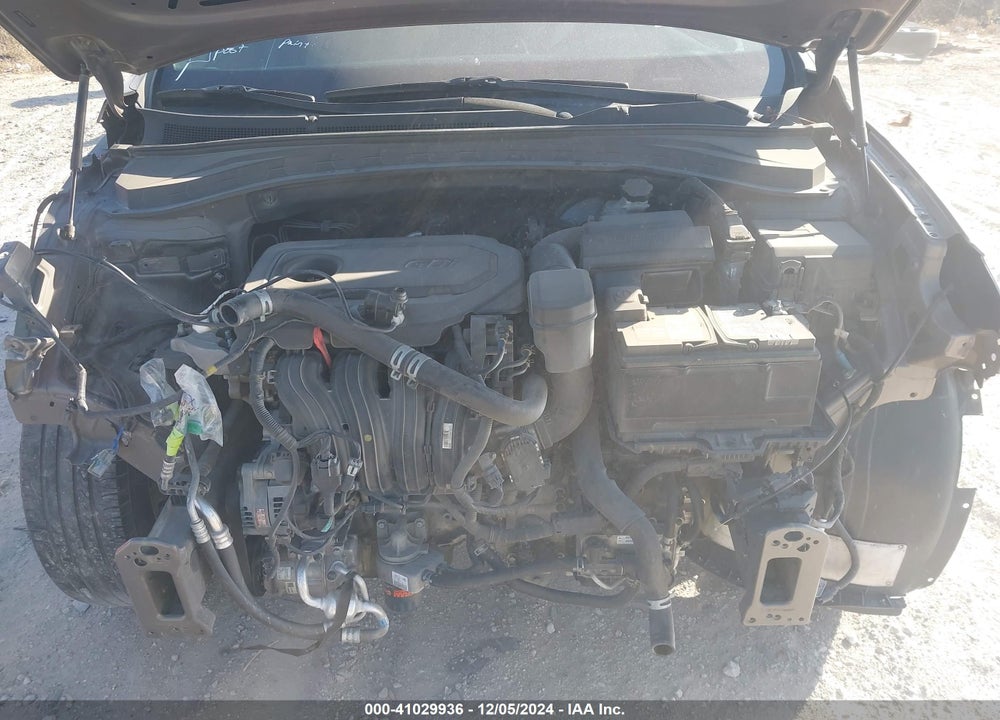 2019 HYUNDAI SANTA FE SEL VIN: 5NMS33AD3KH109333