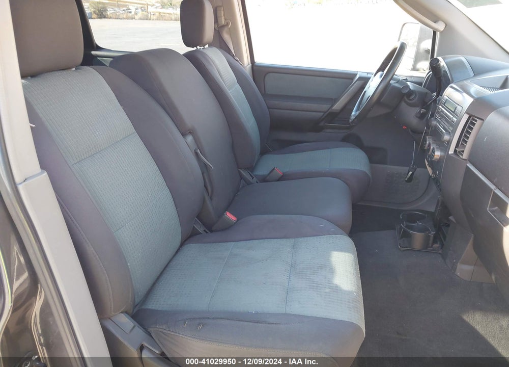 2004 NISSAN TITAN SE VIN: 1N6AA07A84N576912