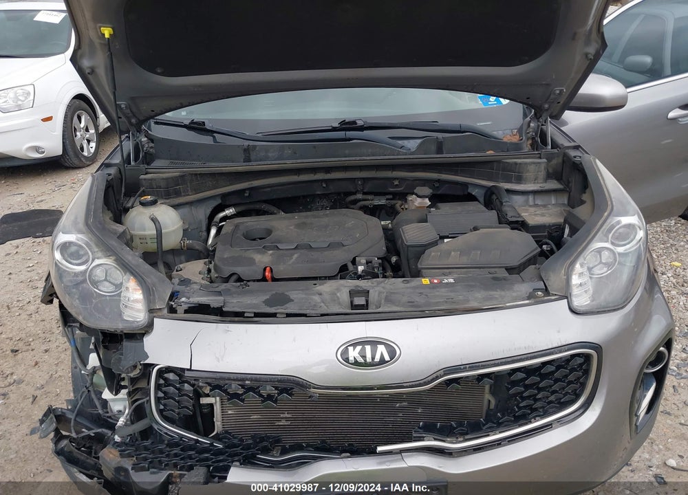 2018 KIA SPORTAGE LX VIN: KNDPMCAC4J7406854
