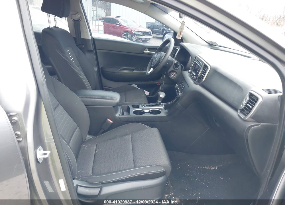 2018 KIA SPORTAGE LX VIN: KNDPMCAC4J7406854