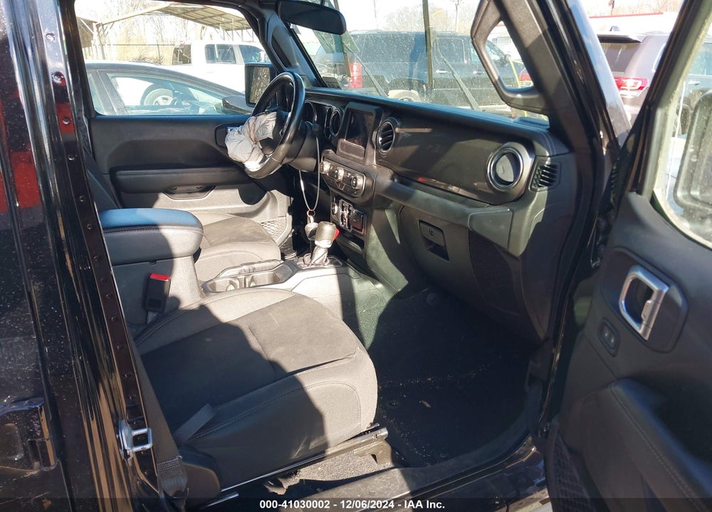 2020 JEEP WRANGLER UNLIMITED SAHARA 4X4 VIN: 1C4HJXEN2LW221842