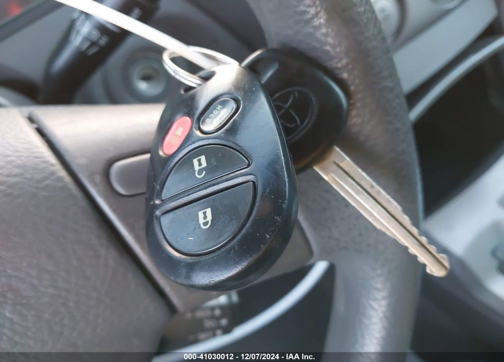 2006 TOYOTA CAMRY SOLARA SE VIN: 4T1CE38P66U749366