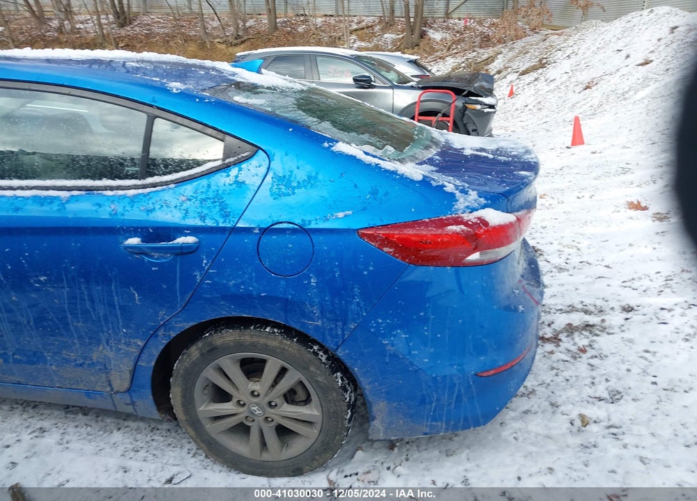 2018 HYUNDAI ELANTRA VIN: 5NPD84LF5JH220725