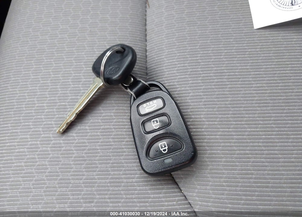 2018 HYUNDAI ELANTRA VIN: 5NPD84LF5JH220725