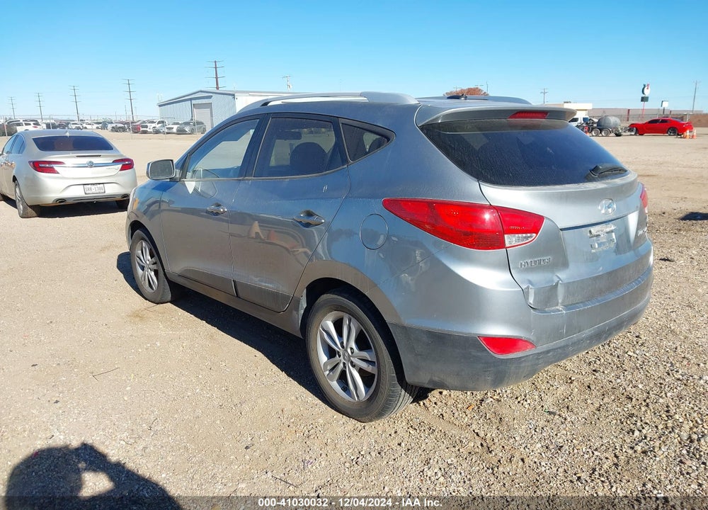 2010 HYUNDAI TUCSON GLS VIN: KM8JU3AC0AU094549