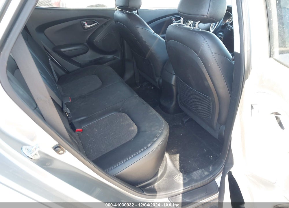 2010 HYUNDAI TUCSON GLS VIN: KM8JU3AC0AU094549