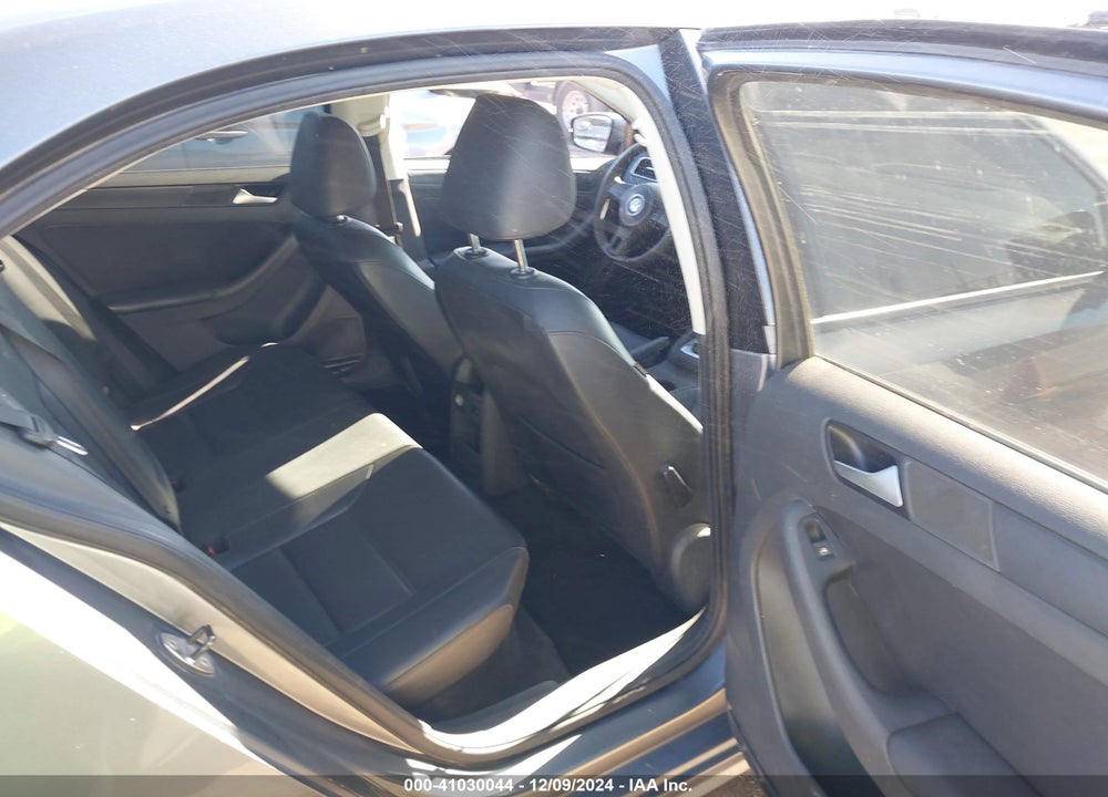 2014 VOLKSWAGEN JETTA 1.8T SE VIN: 3VWD17AJ4EM206521