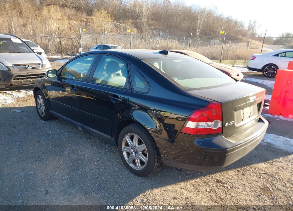 2007 VOLVO S40 2.4I VIN: YV1MS382572250782