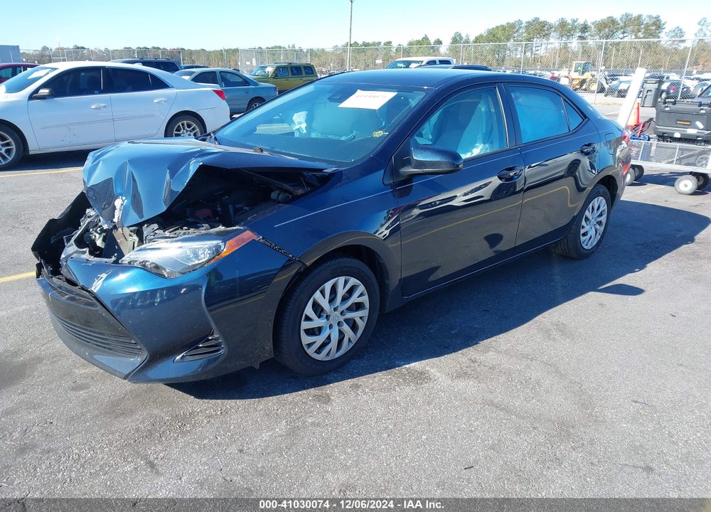 2018 TOYOTA COROLLA LE VIN: 5YFBURHE1JP850762