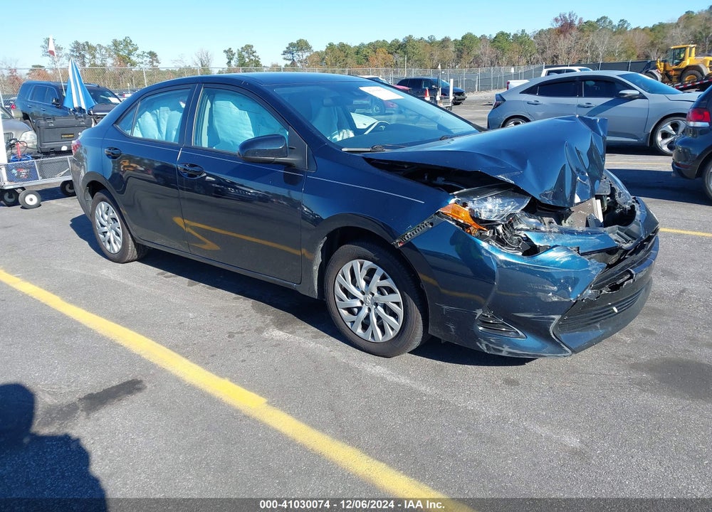 2018 TOYOTA COROLLA LE VIN: 5YFBURHE1JP850762