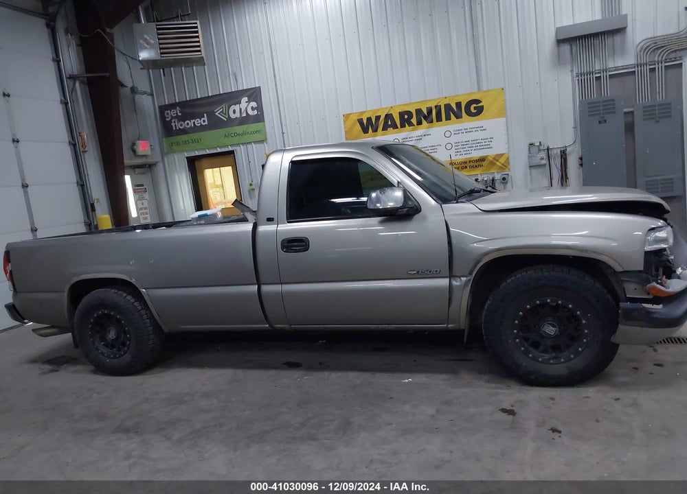 2001 CHEVROLET SILVERADO 1500 LS VIN: 1GCEC14V81Z226437