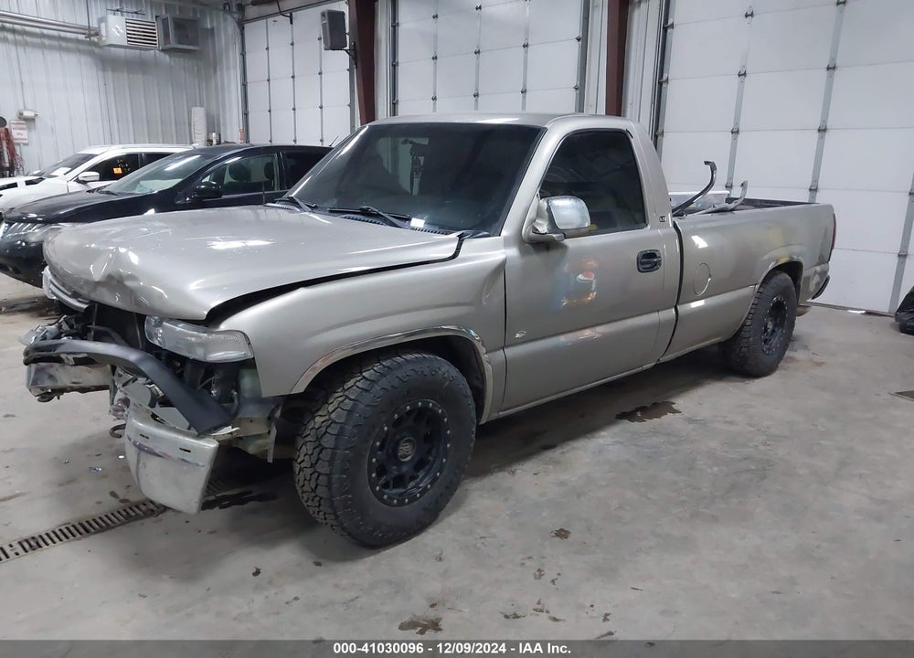 2001 CHEVROLET SILVERADO 1500 LS VIN: 1GCEC14V81Z226437