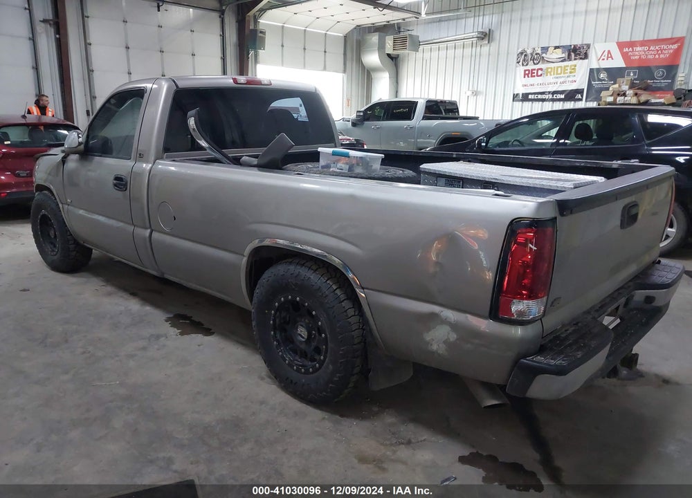 2001 CHEVROLET SILVERADO 1500 LS VIN: 1GCEC14V81Z226437