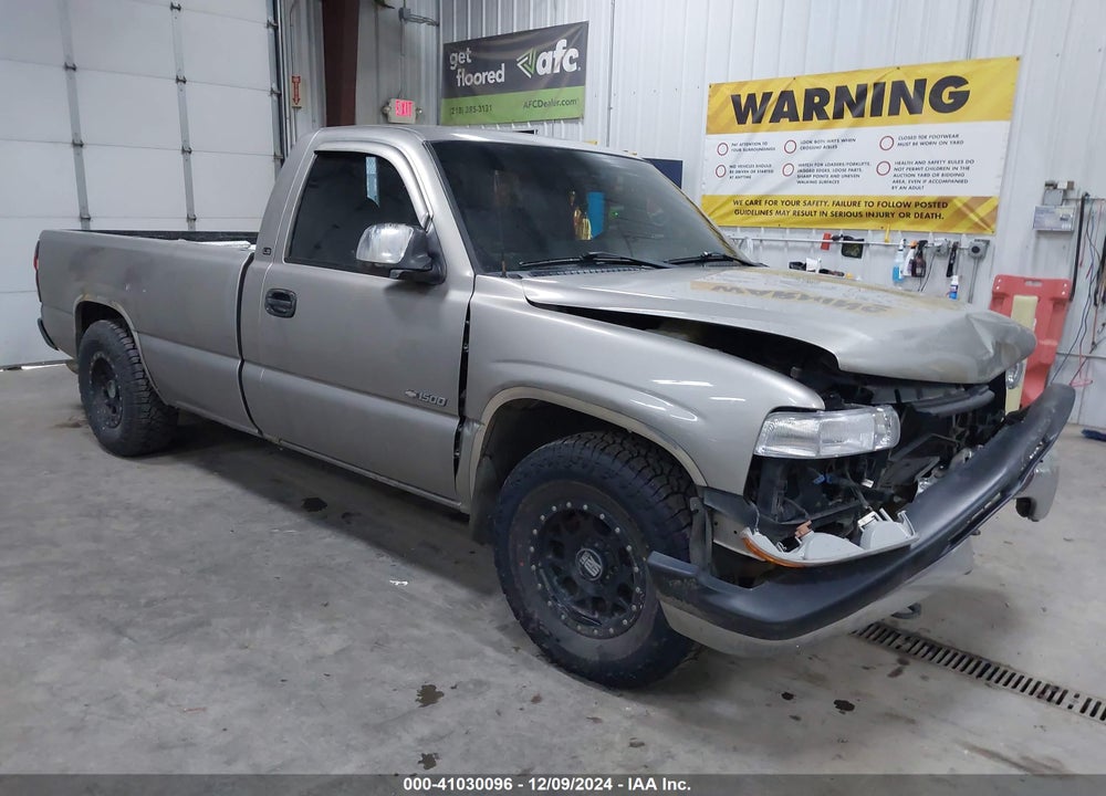2001 CHEVROLET SILVERADO 1500 LS VIN: 1GCEC14V81Z226437