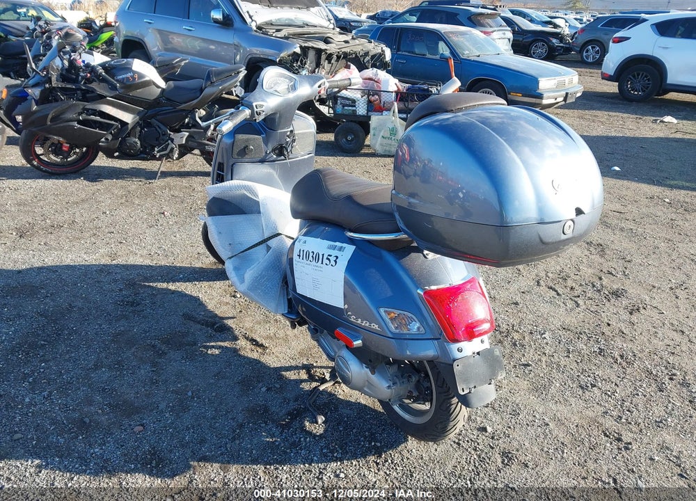 2018 VESPA GTS 300 SUPER VIN: ZAPMA39L1J5100320