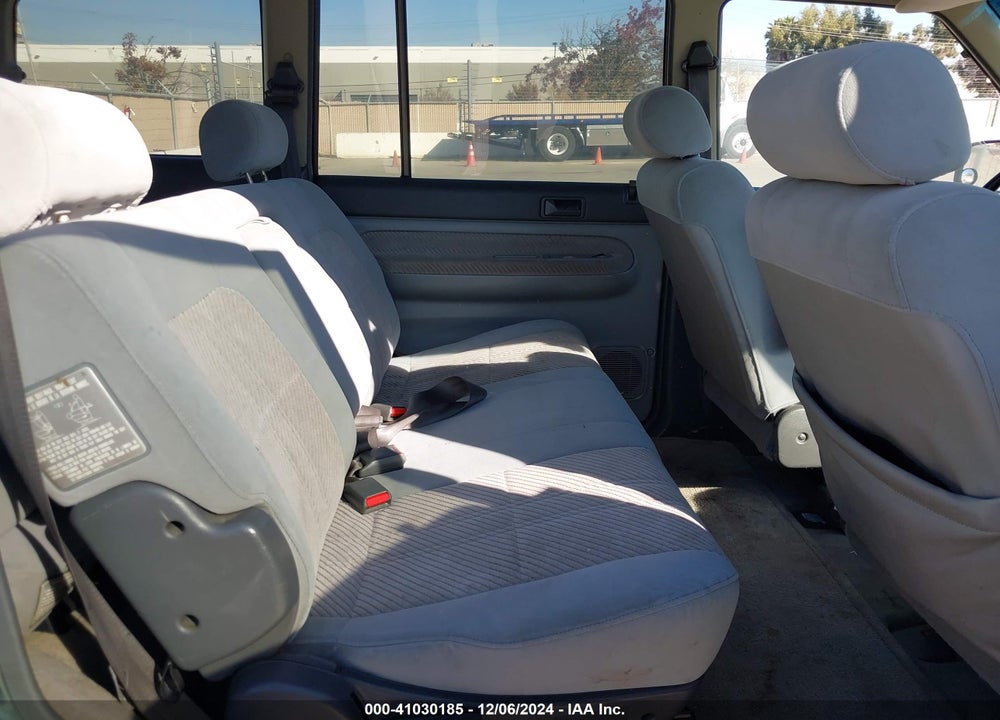 1998 MAZDA MPV ES/LX VIN: JM3LV5223W0841353