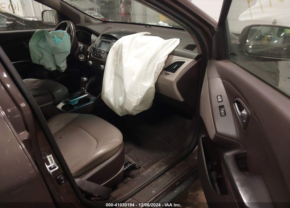 2014 HYUNDAI TUCSON SE VIN: KM8JU3AG1EU803370
