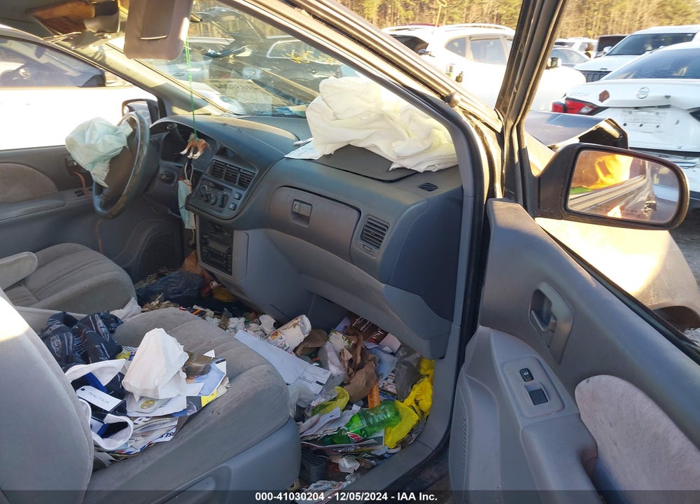 2000 TOYOTA SIENNA LE VIN: 4T3ZF13C4YU193696
