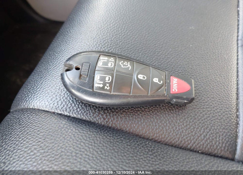 2014 CHRYSLER TOWN & COUNTRY TOURING VIN: 2C4RC1BG6ER307054