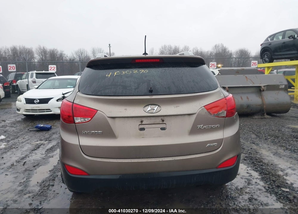 2010 HYUNDAI TUCSON GLS VIN: KM8JUCAC7AU080731
