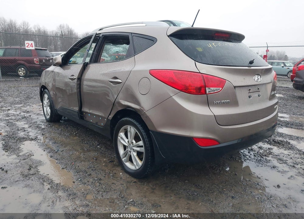 2010 HYUNDAI TUCSON GLS VIN: KM8JUCAC7AU080731