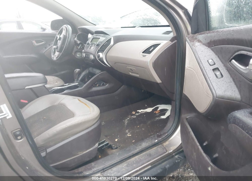 2010 HYUNDAI TUCSON GLS VIN: KM8JUCAC7AU080731