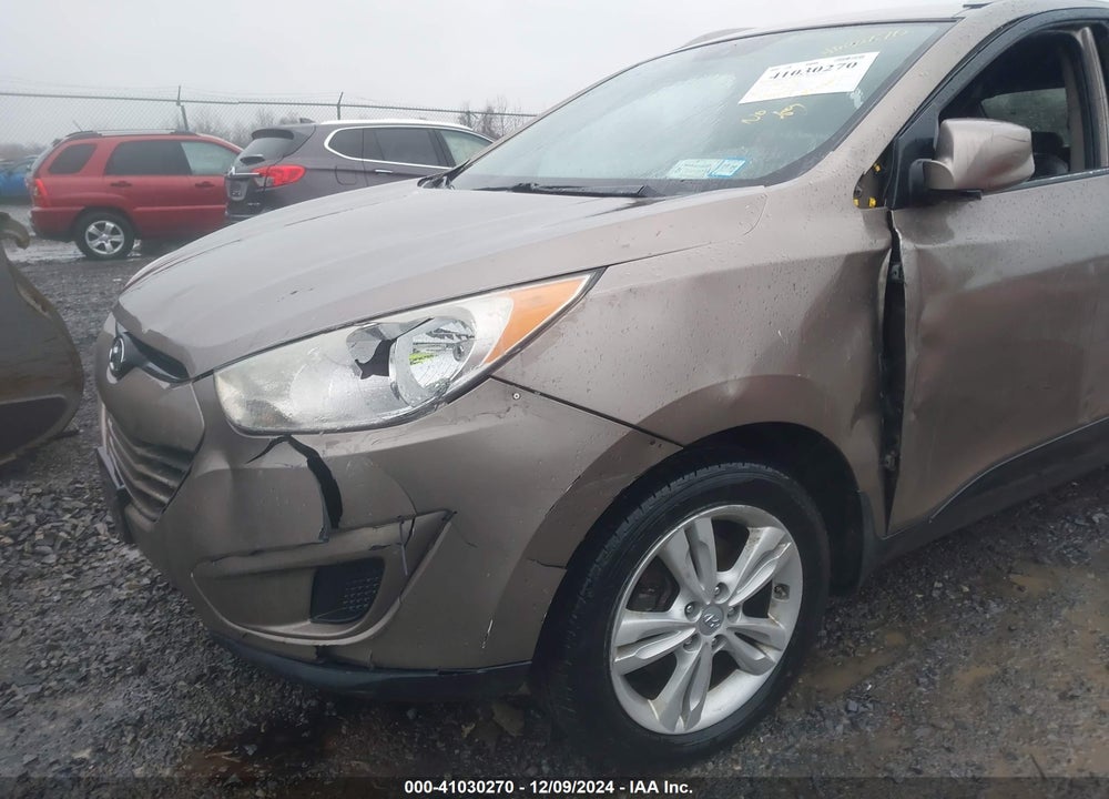 2010 HYUNDAI TUCSON GLS VIN: KM8JUCAC7AU080731