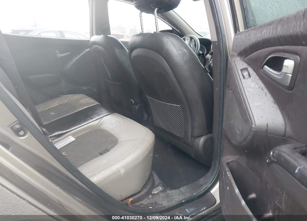 2010 HYUNDAI TUCSON GLS VIN: KM8JUCAC7AU080731