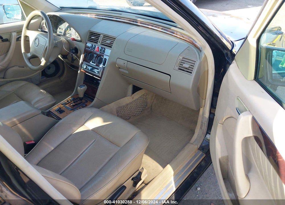 2000 MERCEDES-BENZ C 230 KOMPRESSOR VIN: WDBHA24G2YA833824