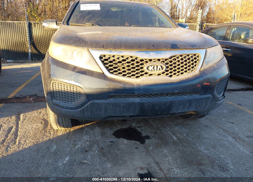 2013 KIA SORENTO LX VIN: 5XYKT3A11DG364470