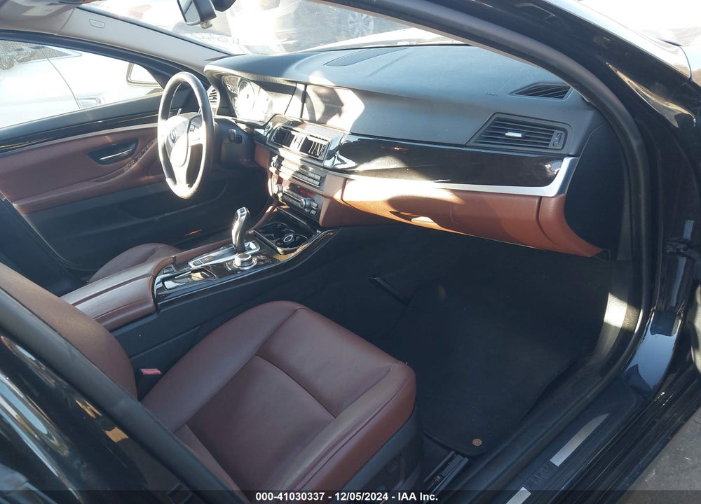 2013 BMW 528I XDRIVE VIN: WBAXH5C59DD112822