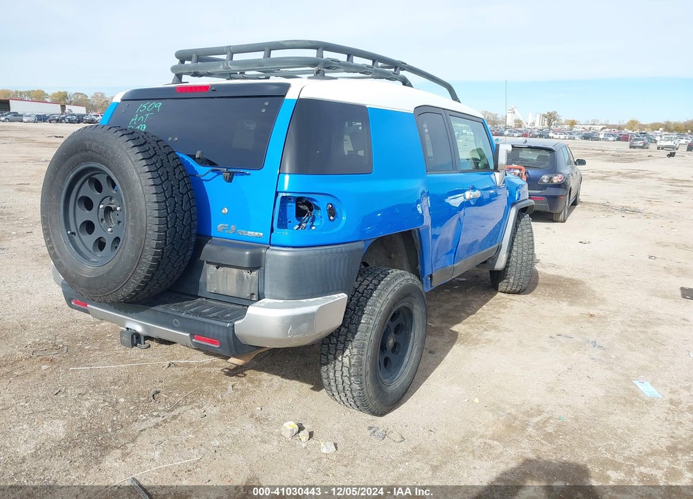 2007 TOYOTA FJ CRUISER VIN: JTEBU11F770011640