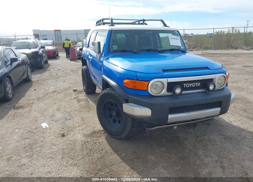 2007 TOYOTA FJ CRUISER VIN: JTEBU11F770011640