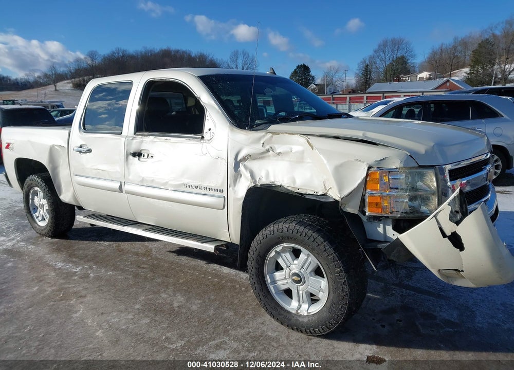 2013 CHEVROLET SILVERADO 1500 LT VIN: 3GCPKSE72DG166595