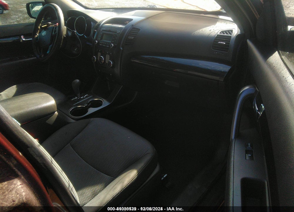 2012 KIA SORENTO LX V6 VIN: 5XYKTDA23CG226068