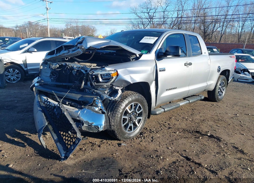2018 TOYOTA TUNDRA SR5 5.7L V8 VIN: 5TFUY5F11JX719774