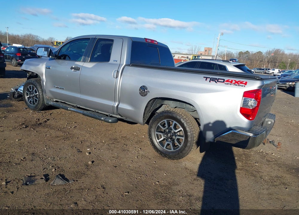 2018 TOYOTA TUNDRA SR5 5.7L V8 VIN: 5TFUY5F11JX719774