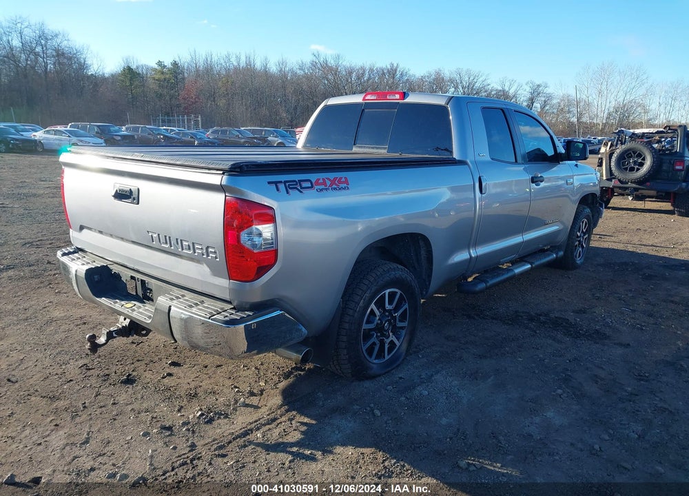 2018 TOYOTA TUNDRA SR5 5.7L V8 VIN: 5TFUY5F11JX719774