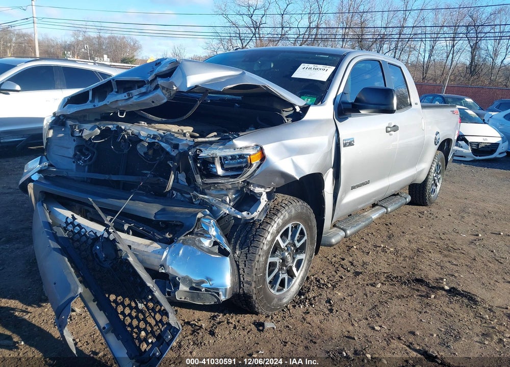 2018 TOYOTA TUNDRA SR5 5.7L V8 VIN: 5TFUY5F11JX719774