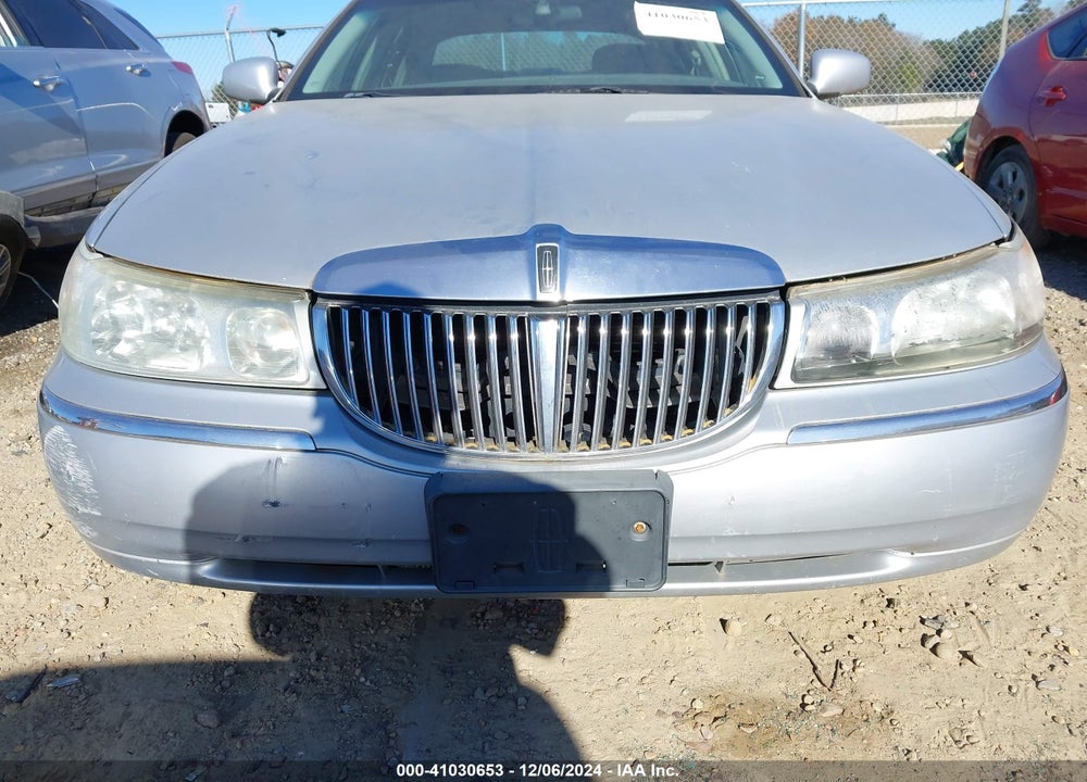 2001 LINCOLN TOWN CAR CARTIER VIN: 1LNHM83W51Y658630