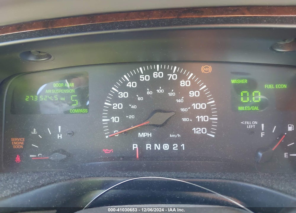 2001 LINCOLN TOWN CAR CARTIER VIN: 1LNHM83W51Y658630