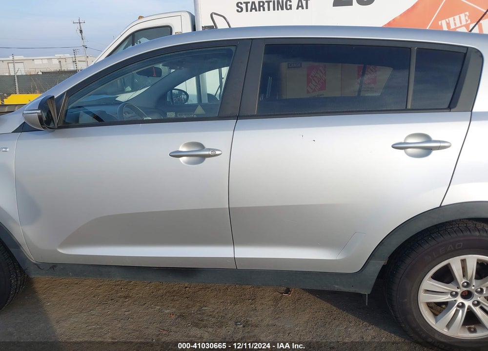 2011 KIA SPORTAGE LX VIN: KNDPBCA29B7136437